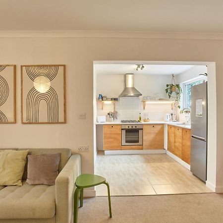 Howlyek, In St Agnes Village Bagian luar foto