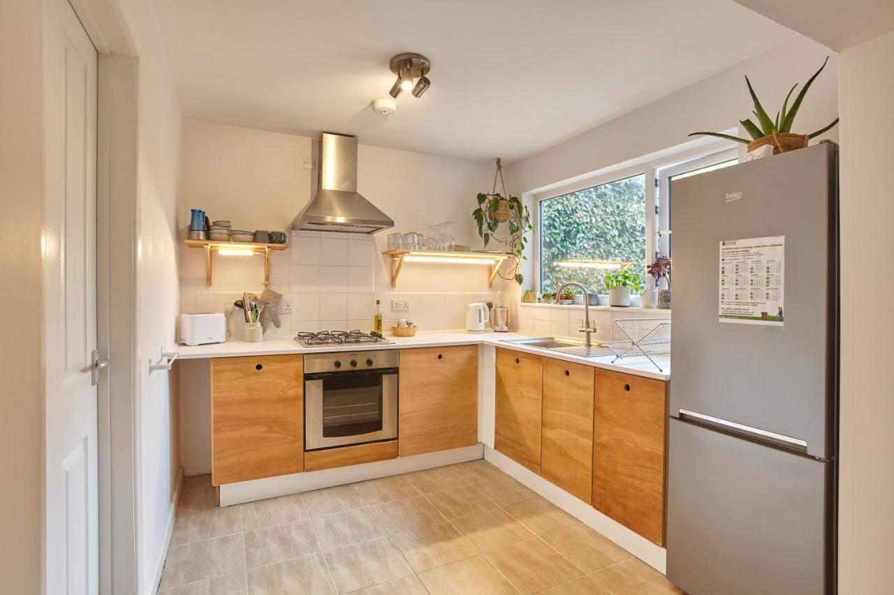 Howlyek, In St Agnes Village Bagian luar foto