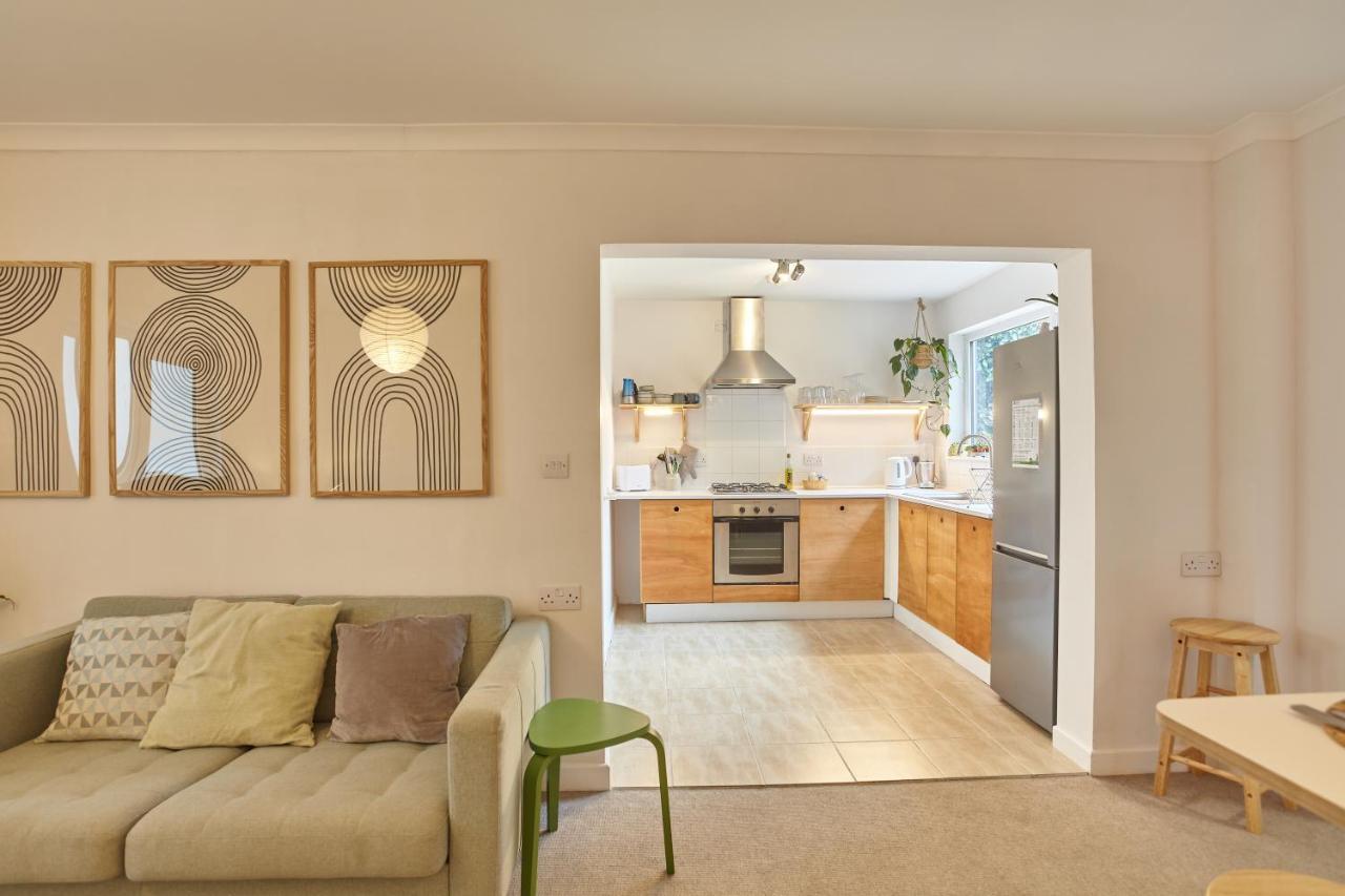 Howlyek, In St Agnes Village Bagian luar foto