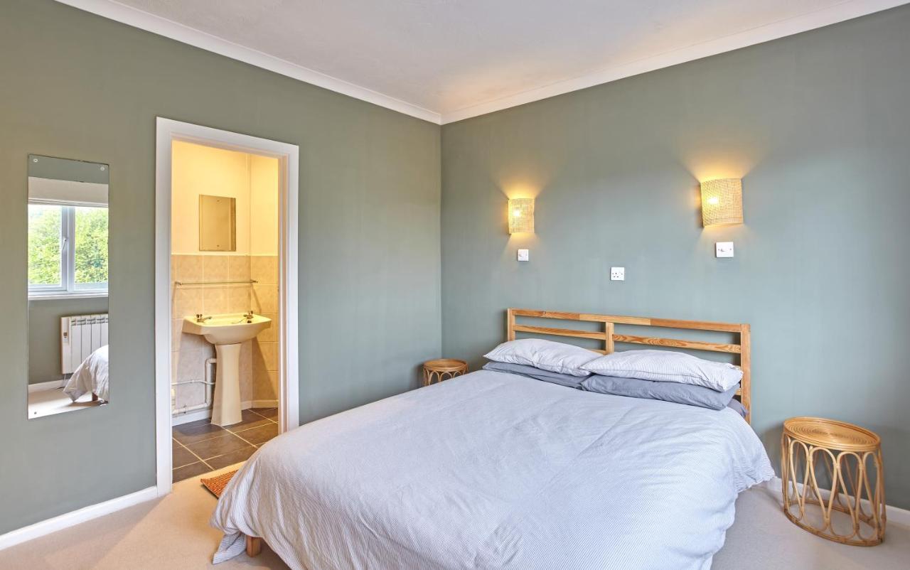 Howlyek, In St Agnes Village Bagian luar foto